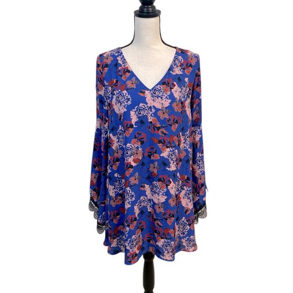 ASTR Blue Red Floral Extended Sleeves V-Neck Boho Swing Dress Tunic Small - Picture 1 of 8